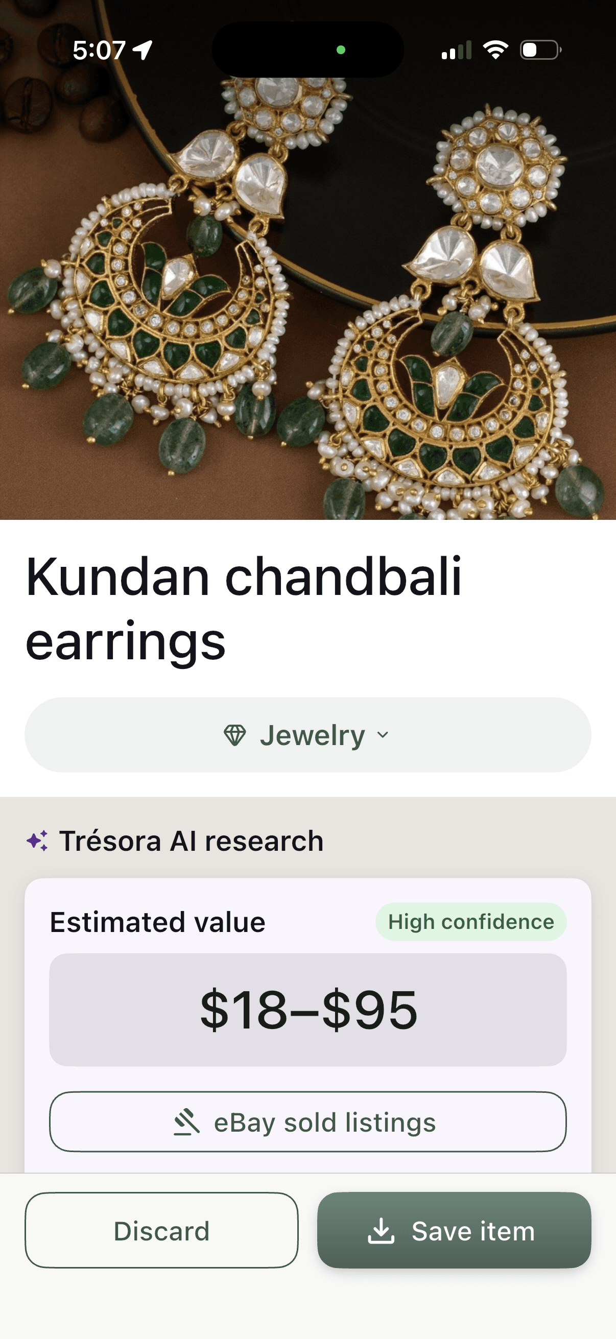 Trésora AI identifying a pair of kundan chandbali earrings with an estimated value and eBay sold listings